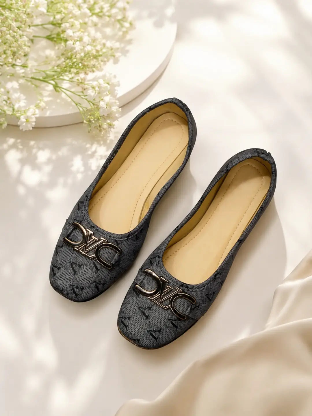 Women's Beaded Leather Pumps - Grey
