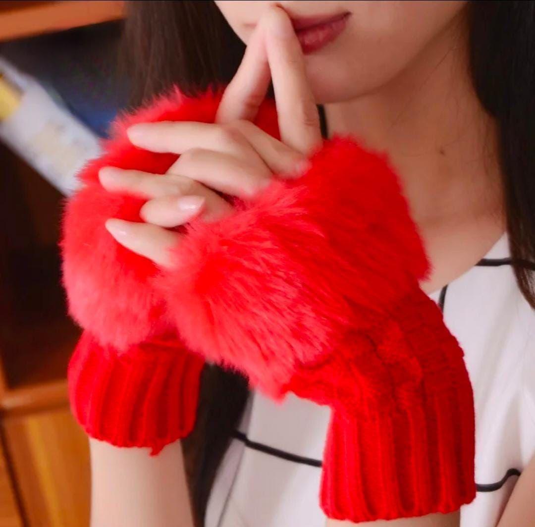 Women's Fingerless Gloves - Red, Fur & Wool, Winter Wear
