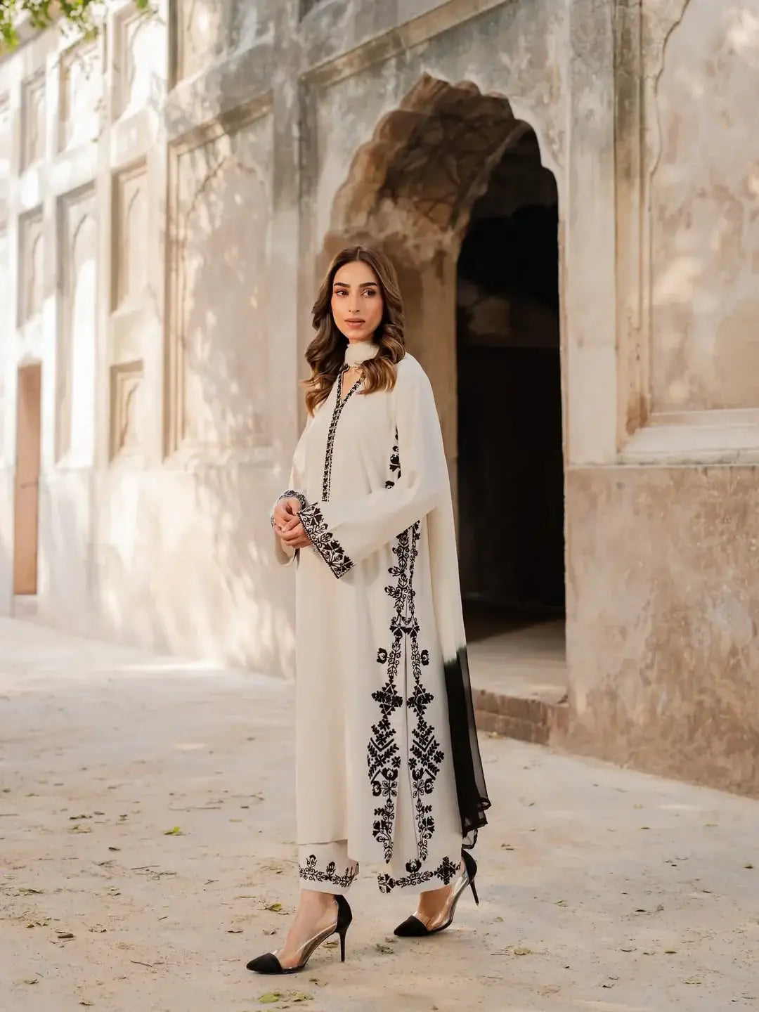 Women's Arabic Lawn Suit - Off White, 3 Piece, Stitched