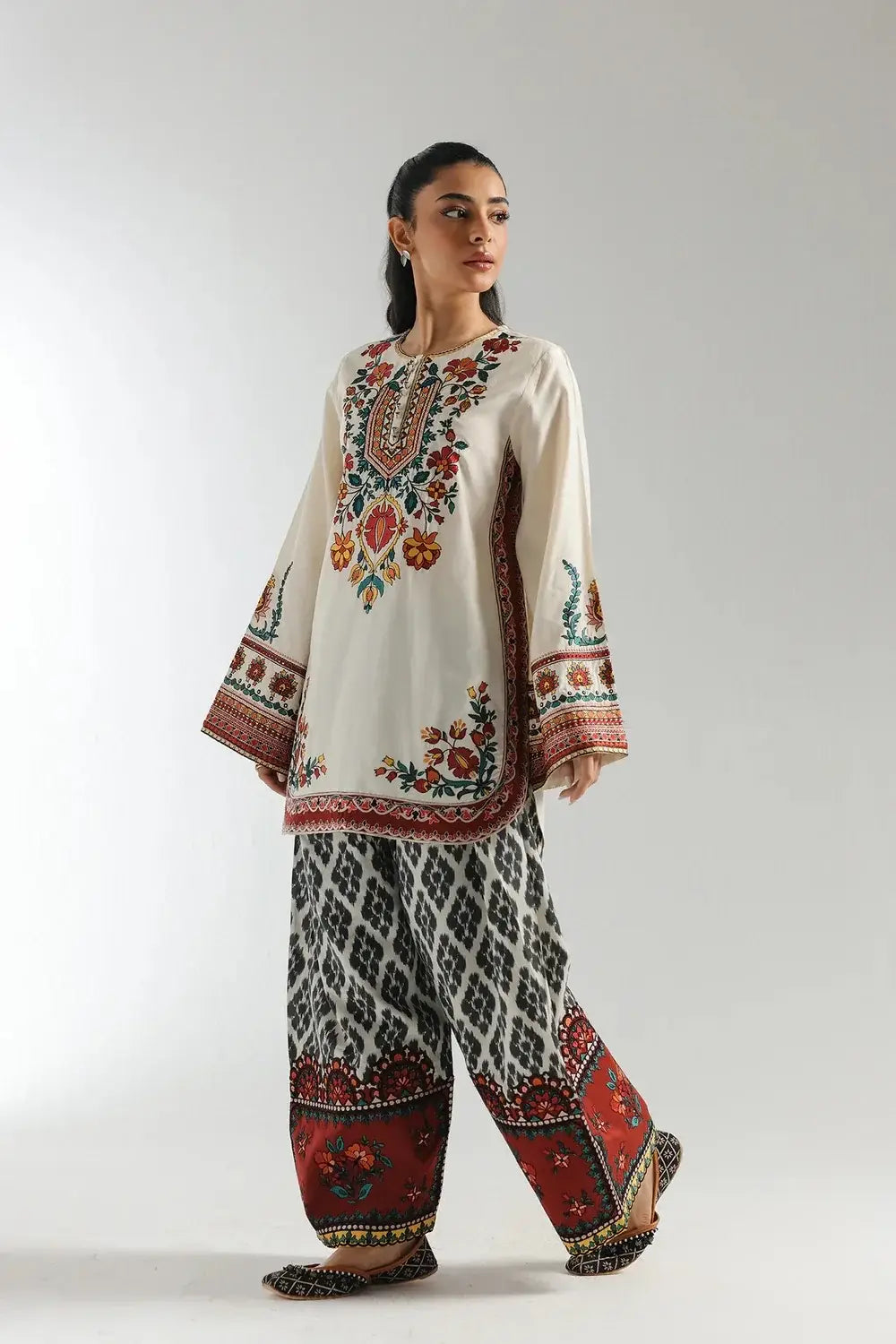 Stylish Women's Printed Shirt and Trouser Set - 2 Pcs