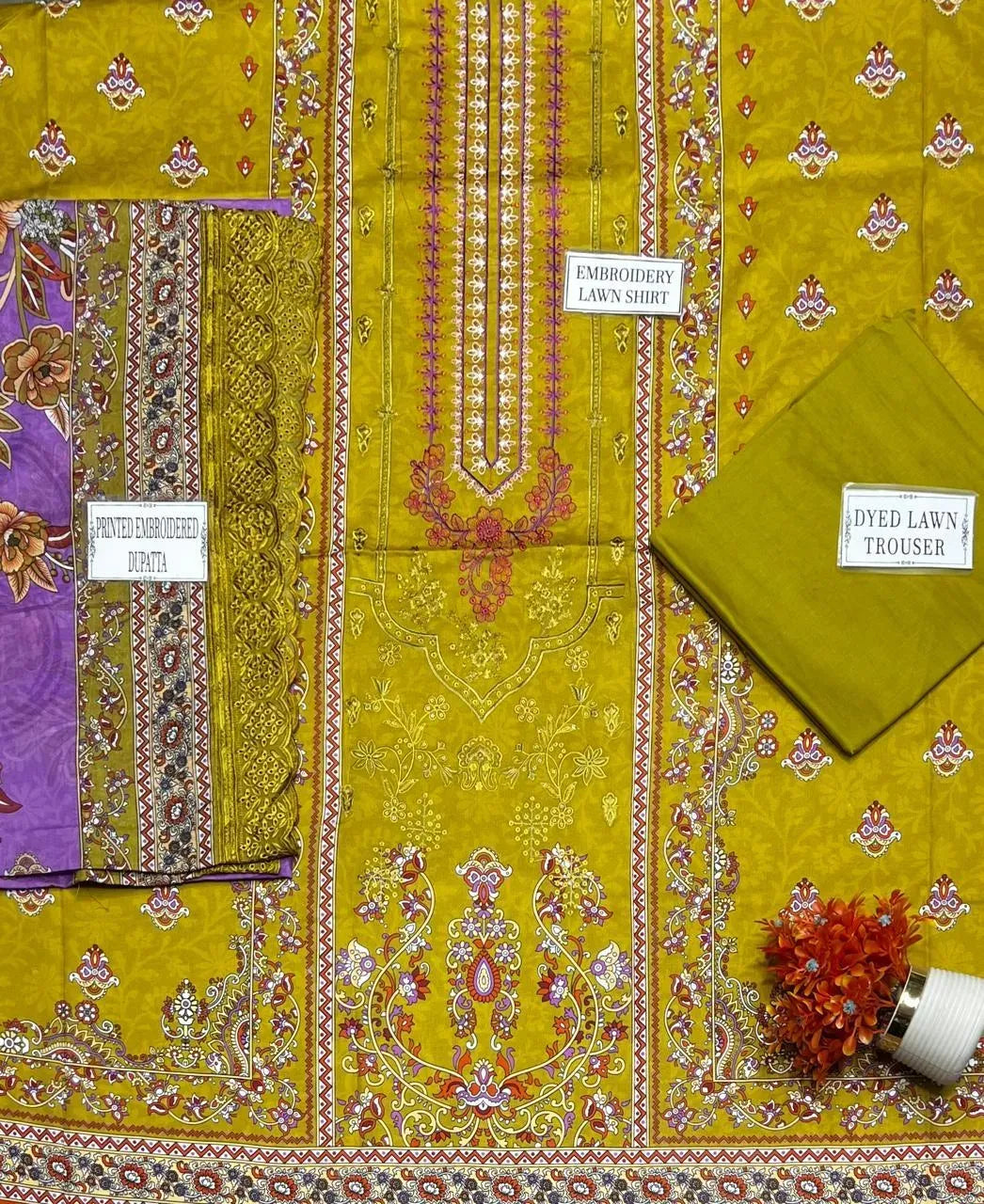 Green Embroidered Lawn Suit - 3-Piece Unstitched - view 4