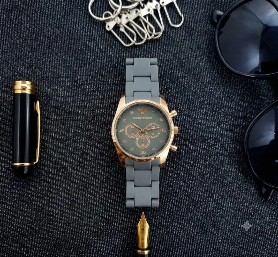 Women's Analog Watch - Carbon Fiber Dial, 4 Colours