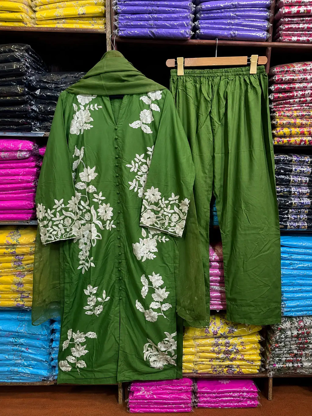 Green Embroidered Linen Suit - 3-Piece Stitched - view 7